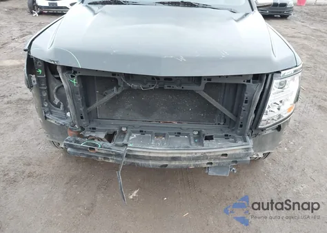 2015 Chevrolet Suburban 1500 Ltz z USA, uszkodzony, nr VIN 1GNSKKKC3FR131943